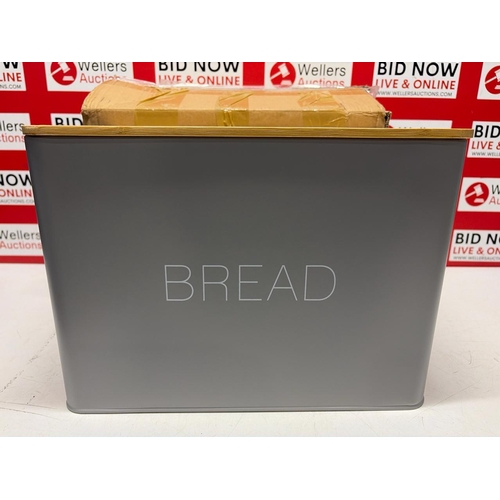 8077 - NEW BREAD BIN