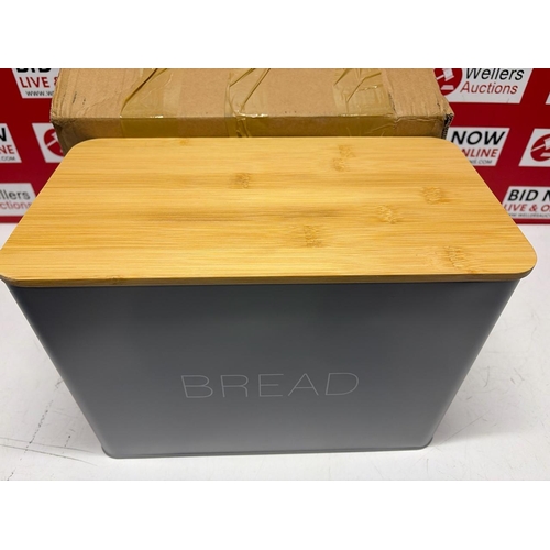 8077 - NEW BREAD BIN