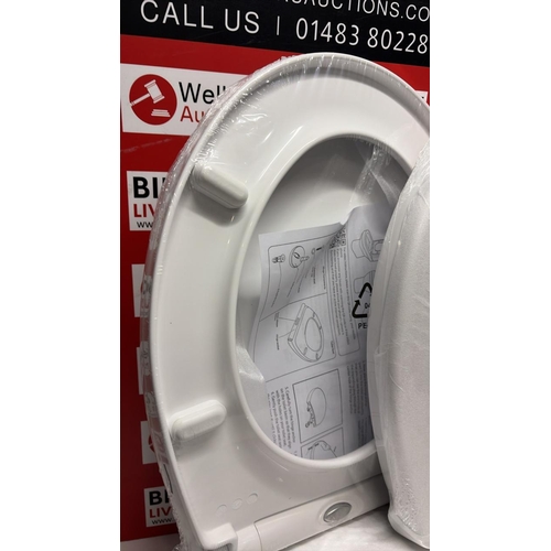 8079 - X4 NEW QUICK CLEAN TOILET SEATS