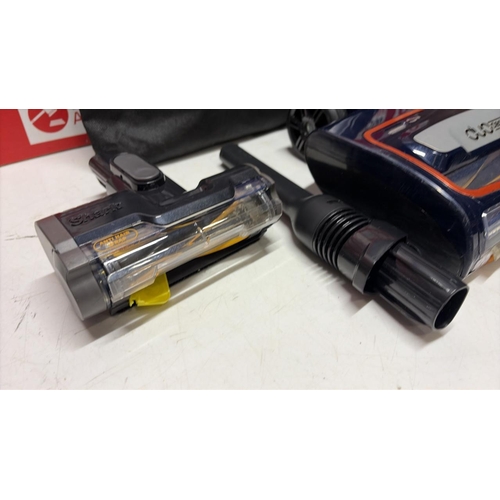 8084 - ASSORTED SHARK ACCESSORIES