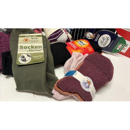 8093 - X7 NEW AND PACKAGED SOCK ASSORTMENT INC. HEAT HOLDERS, FAIR PLAY, MFH, ETC