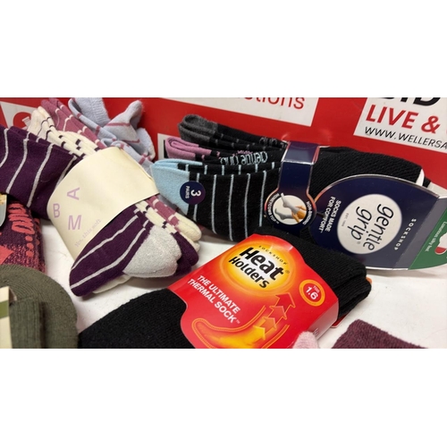 8093 - X7 NEW AND PACKAGED SOCK ASSORTMENT INC. HEAT HOLDERS, FAIR PLAY, MFH, ETC