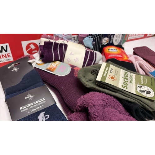 8093 - X7 NEW AND PACKAGED SOCK ASSORTMENT INC. HEAT HOLDERS, FAIR PLAY, MFH, ETC