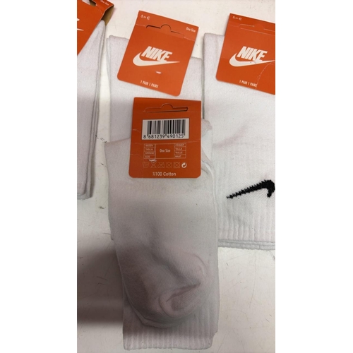 8095 - X5 NEW PAIRS OF NIKE WHITE SOCKS, ONE SIZE