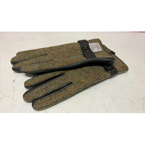 8101 - NEW HARRIS TWEED GLOVES