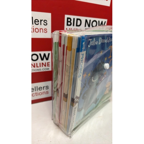 8104 - SET OF NEW READ WTH OXFORD PHONICS BOOKS