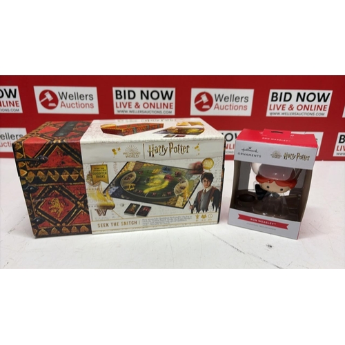 8106 - NEW HARRY POTTER SEEK THE SNITCH GAME AND RON WEASLEY CHRISTMAS TREE ORNAMENT