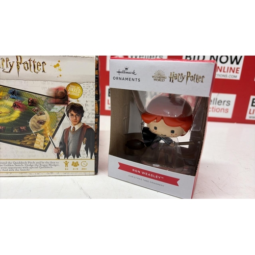8106 - NEW HARRY POTTER SEEK THE SNITCH GAME AND RON WEASLEY CHRISTMAS TREE ORNAMENT