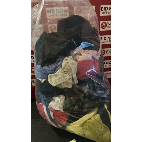 8265 - MIXED CLOTHING PRE OWNED