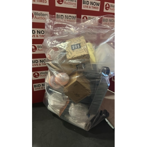 8271 - MIXED BAG OF BRICK A BRAC INCLUDING NEW BOXED ITEMS