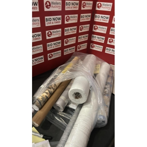 8286 - MIXED WRAP/ WALL12 PAPER APPROX