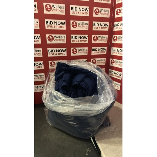 8304 - COMPLETE DUVET SET NAVY PRE OWNED