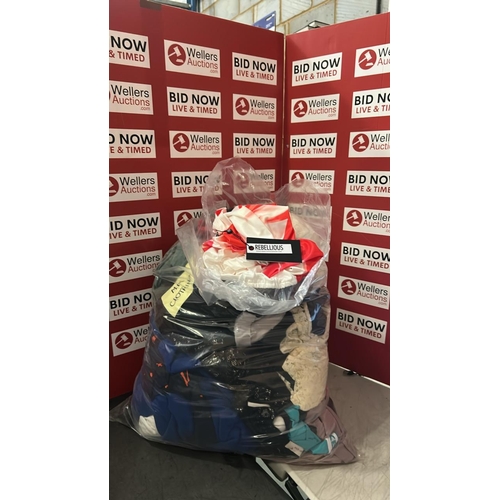 8316 - MIXED BAG OF CLOTHES SOME WITH LABELS