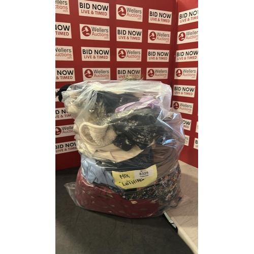 8325 - MIXED PRE OWNED CLOTHING