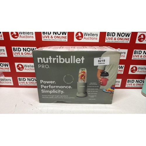 8219 - NUTRIBULLET PRO