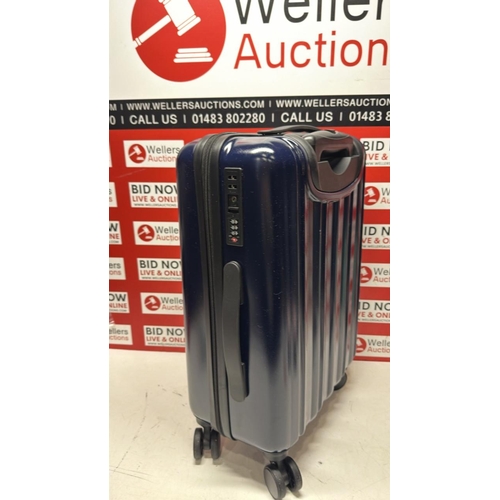 8222 - TRIPP MEDIUM SIZE CABIN BAG SUITCASE ON WHEELS