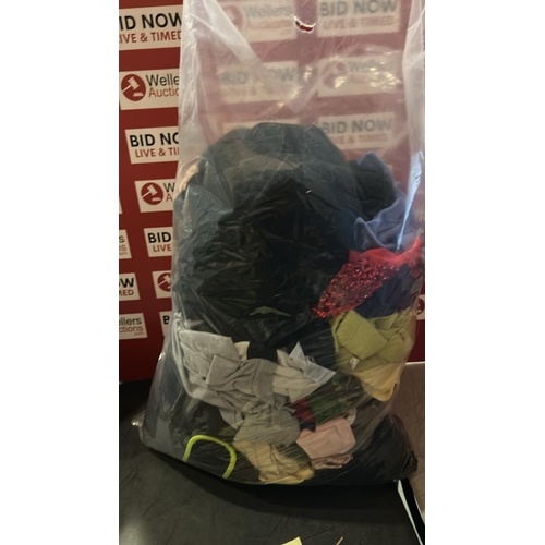 8265 - MIXED CLOTHING PRE OWNED