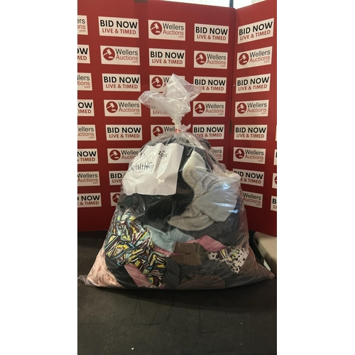 1004 - BAG OF CLOTHING MIXED PRE OWNED