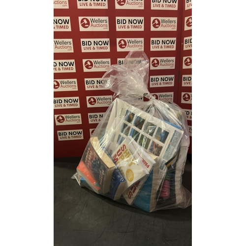 1027 - BAG OF BOOKS