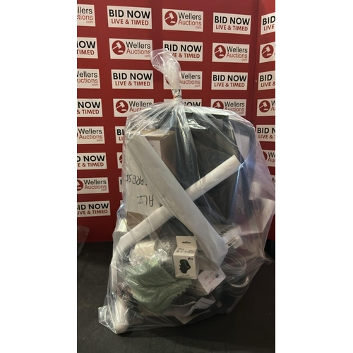 1032 - BAG OF BRIC A BRAC