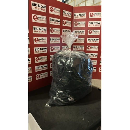 1048 - BAG OFCLOTHING MIXED