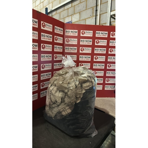 1051 - BAG OF COATS PREOWNED