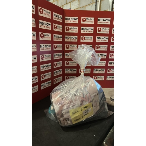 1057 - BAG OF BRIC A BRAC