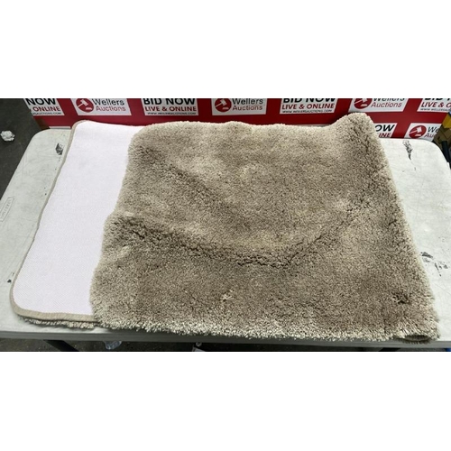 6071 - MOHAWK BATH RUNNER - 60 X 152 CM / PLEASE NOTE: ANY PURCHASES LEFT AFTER 5 WORKING DAYS MAY BE RE-SO... 