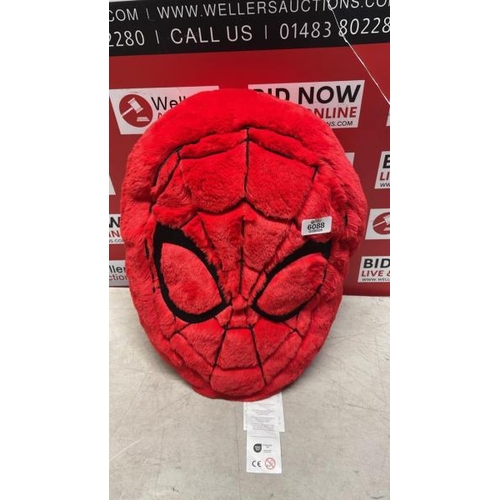 6088 - DISNEY CHARACTER BLANKET & NOGGINZ CUSHION SET / PLEASE NOTE: ANY PURCHASES LEFT AFTER 5 WORKING DAY... 