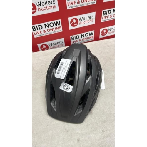 6089 - FREETOWN CHILDRENS BIKE HELMET / PLEASE NOTE: ANY PURCHASES LEFT AFTER 5 WORKING DAYS MAY BE RE-SOLD... 