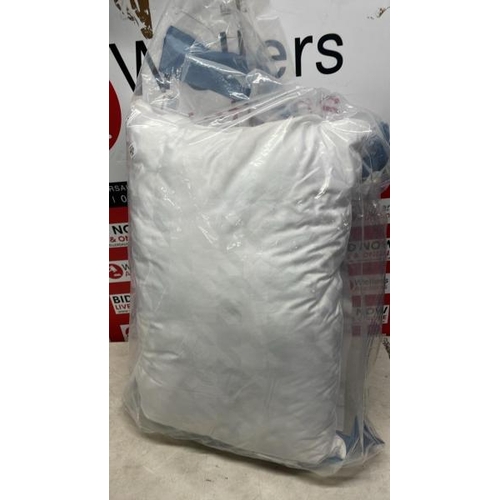 6096 - DOWNLITE SOFT TOUCH SLEEP PILLOW / PLEASE NOTE: ANY PURCHASES LEFT AFTER 5 WORKING DAYS MAY BE RE-SO... 