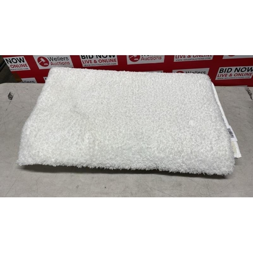 6099 - GRANDEUR EXTRA LARGE BATH RUNNER, 60 X 150 CM / PLEASE NOTE: ANY PURCHASES LEFT AFTER 5 WORKING DAYS... 