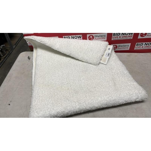 6099 - GRANDEUR EXTRA LARGE BATH RUNNER, 60 X 150 CM / PLEASE NOTE: ANY PURCHASES LEFT AFTER 5 WORKING DAYS... 