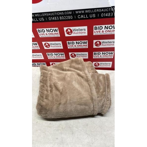 6112 - BERKSHIRE LUXELOFT BLANKET 249 X 234 CM / PLEASE NOTE: ANY PURCHASES LEFT AFTER 5 WORKING DAYS MAY B... 