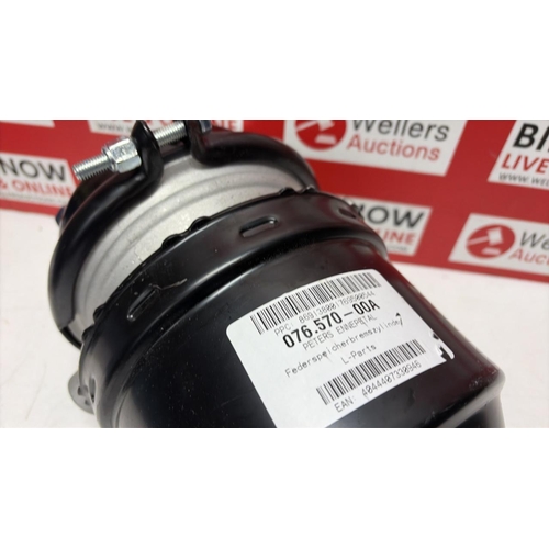 3212 - NEW PETERS076.570-00 BRAKE CHAMBER