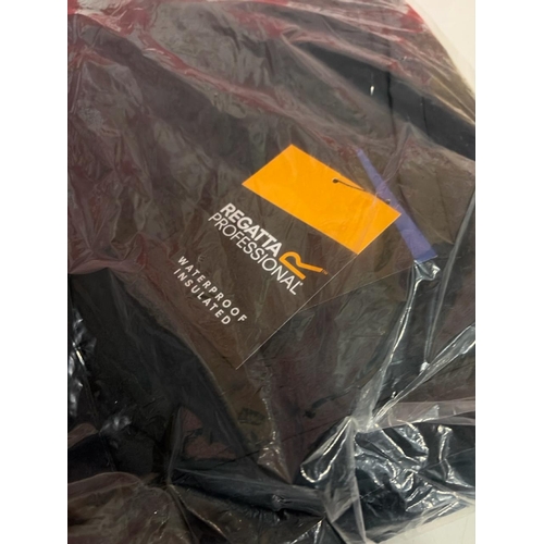 3302 - GENTS NEW REGATTA DOVER RAIN COAT, XXL