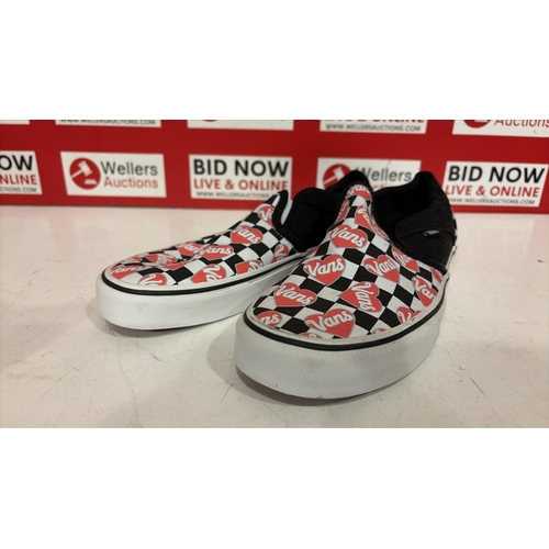 3335 - NEW VANS SLIP-ONS, UK 6.5