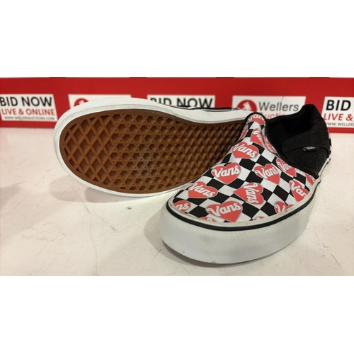3335 - NEW VANS SLIP-ONS, UK 6.5
