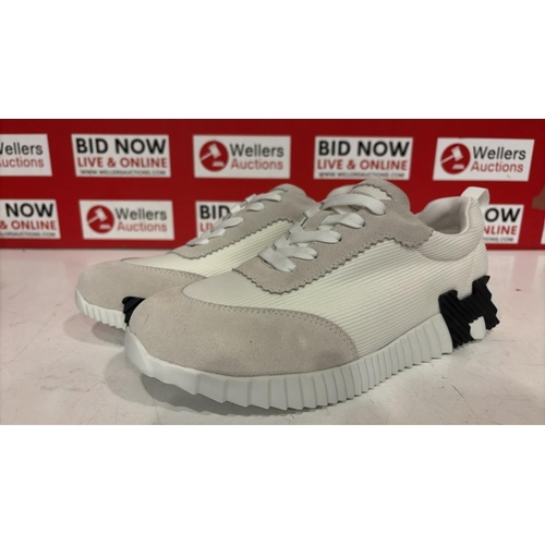 3342 - NEW HERMES PARIS TRAINERS, 43