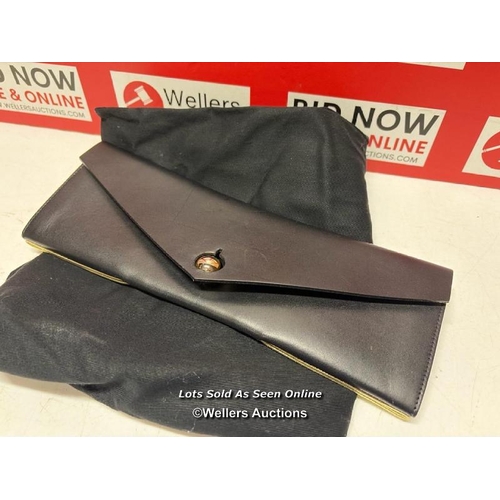 Lot 8446      