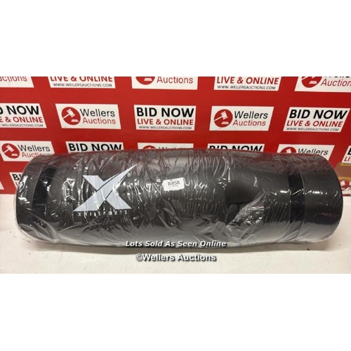 Lot 8458      