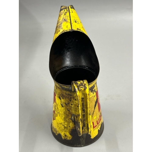Vintage Shell oil jug, 25cm high / AN8