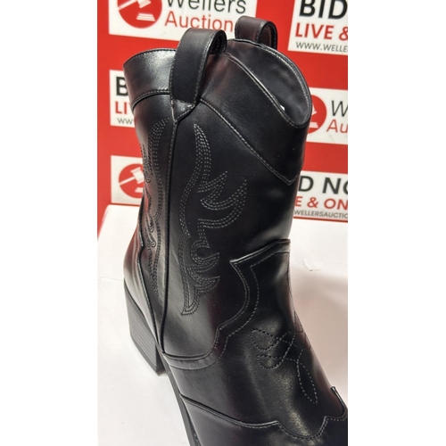 8005 - GENTS NEW LTS ANKLE COWBOY BOOTS / SIZE 9