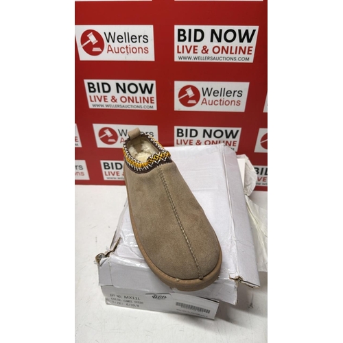 8009 - LADIES NEW CAMEL SUEDE SLIPPERS / SIZE 6