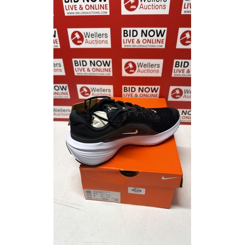 8028 - LADIES NEW NIKE DOWNSHIFTER 14 / SIZE 7