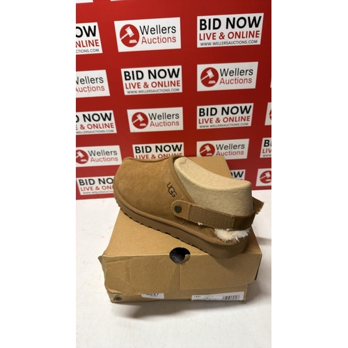 8037 - LADIES NEW UGG LANAH CLOG / SIZE 7