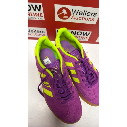 8051 - LADIES PRE-LOVED ADIDAS TRAINERS / SIZE 7.5