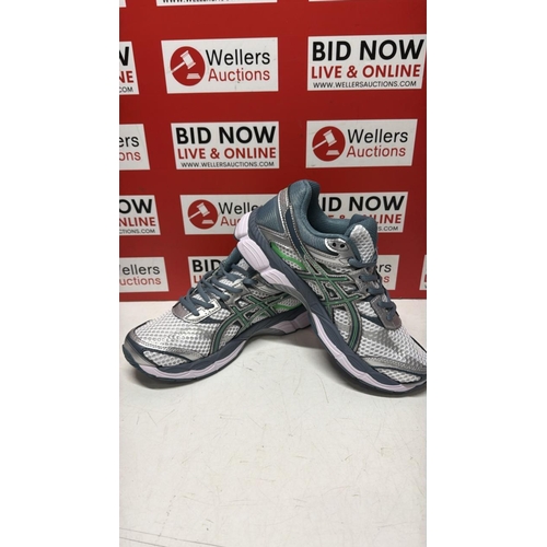 8054 - LADIES NEW ASICS CUMULUS GEL TRAINERS / SIZE 5