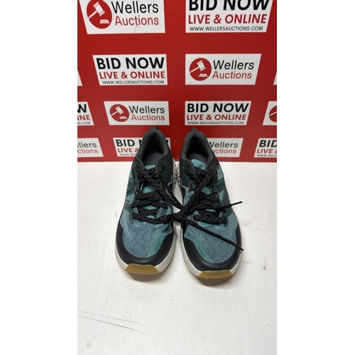 8060 - GENTS NEW NEW BALANCE VIBRAM TRAINERS / SIZE 9.5