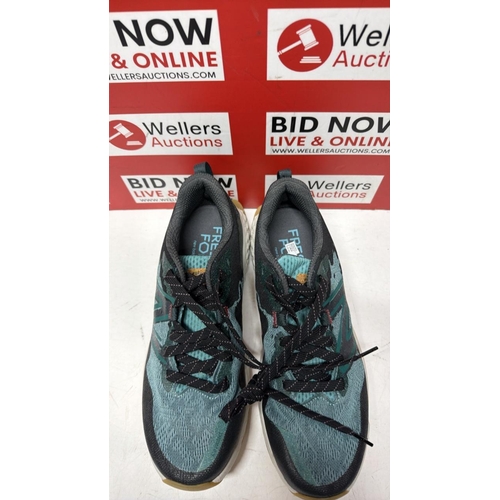 8060 - GENTS NEW NEW BALANCE VIBRAM TRAINERS / SIZE 9.5